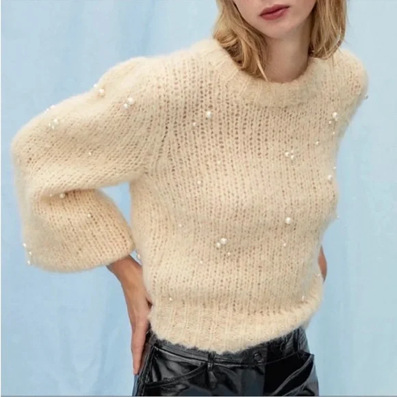 BNWT aritzia le fou shimmy pearl sweater in size XS - Picture 3 of 3